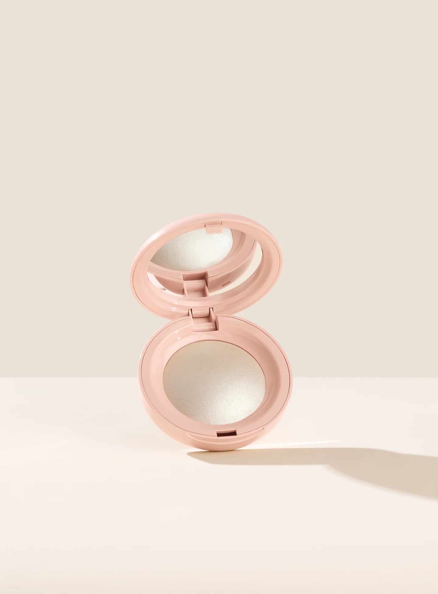 Rare Beauty ポジティブ ライト シルキー タッチ ハイライター